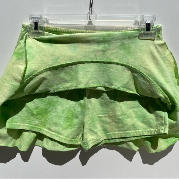 Green Dog | Y2K Vintage Tie Dye Ruffles Mini Skirt - Picture 6 of 7